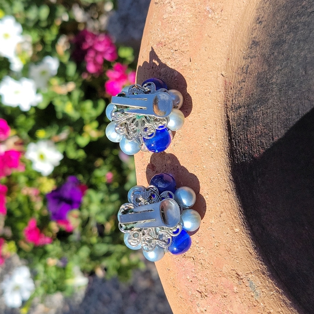 Vintage Beaded Clip On Earrings - Picture 2 of 4